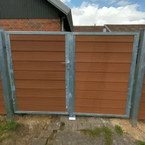 Nice dobbeltl�ge i brun inkl. stolper 197x180cm (BxH)