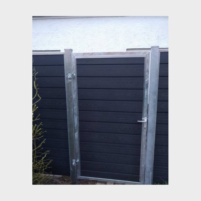 Nice enkeltlge i komposit inkl. stolper 97cm i bredden x den valgte hjde