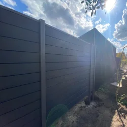 Nice komposithegn med aluminiumsstolper i antracit - Guldklasse