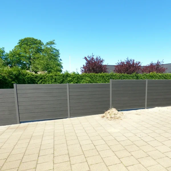 Nice komposithegn med aluminiumsstolper i antracit - Guldklasse