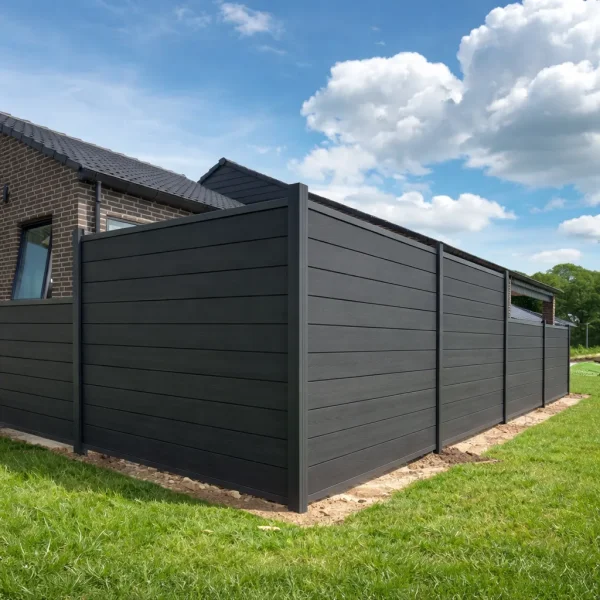 Nice komposithegn med aluminiumsstolper i antracit - Guldklasse