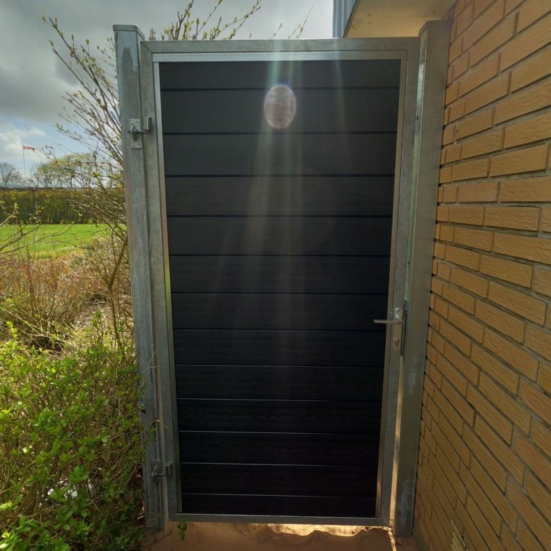 Nice enkeltlge i komposit inkl. stolper 97cm i bredden x den valgte hjde M&oslash;rk Antracit 195cm Venstreh&aelig;ngt