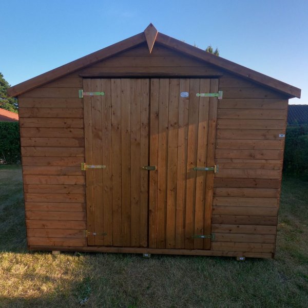 Outlet Noa redskabsskur i trykimprgneret tr 9m2: Platinklasse (skader p 2 brdder)