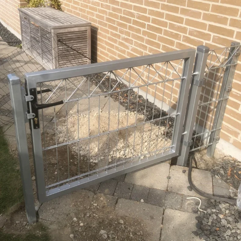 Lge til galvaniseret panelhegn med "X" dekoration 100x80cm - model Liseleje