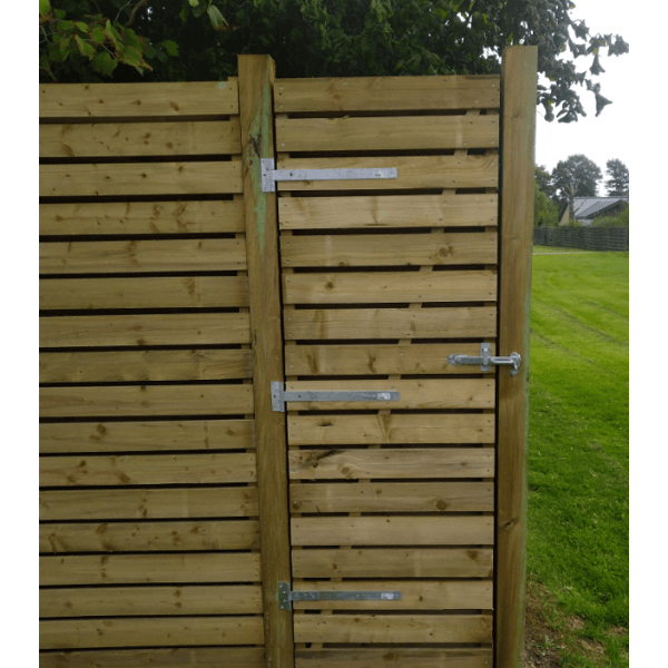 Plankevrkdr vandret tilpasset hegnet (prisen glder kun ved montage)