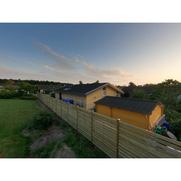 Guldklasse: Plankeværk model Frøslev vandret i grøn trykimprægneret inkl. stolper i træ og tilbehør