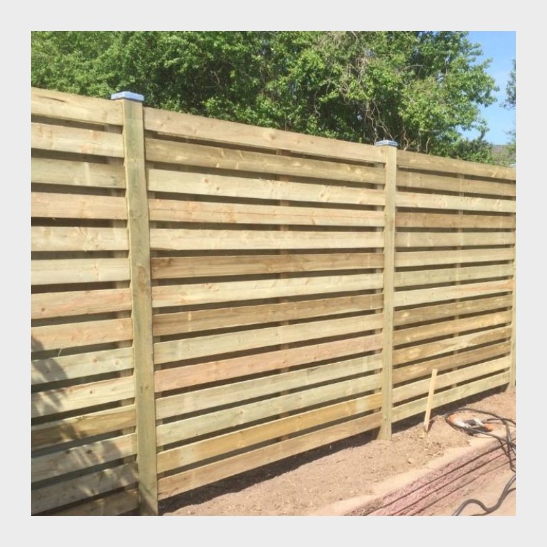 Frslev plankevrk i grnt trykimprgneret tr med trstolper - Guldklasse