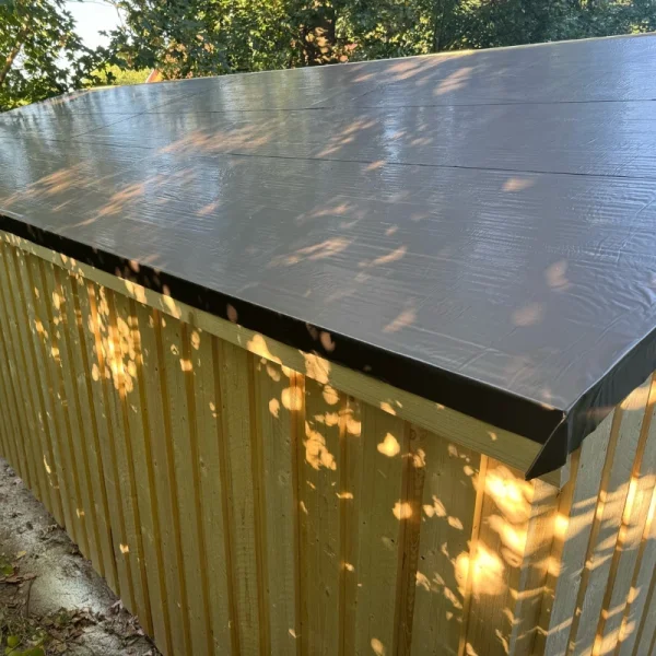 Guldklasse: Nordic Multihus 3-moduler med dobbeltdr og ben front i ubehandlet tr p 14m2