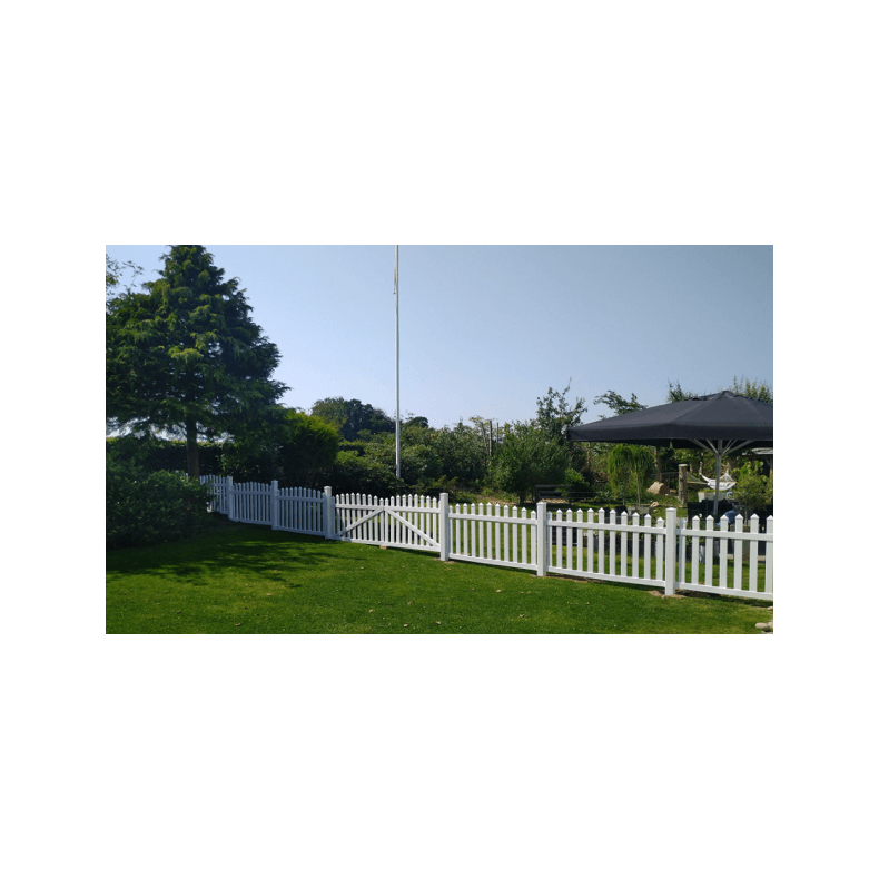 PVC Skagen hegn med bue opad og brede stave i 180x100cm 