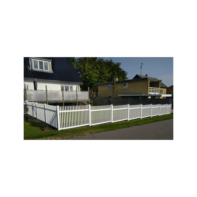 Skagen plastik hegn med lige smalle stave i 180x100cm