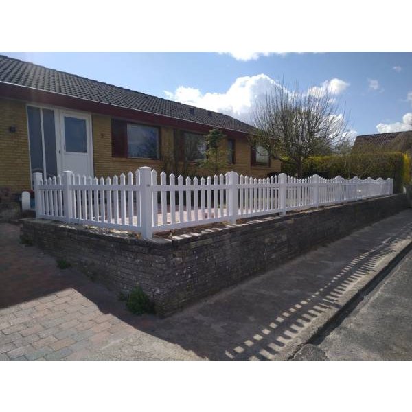 PVC Skagen hegn bue nedad med brede stave i 180x100cm (BxH)