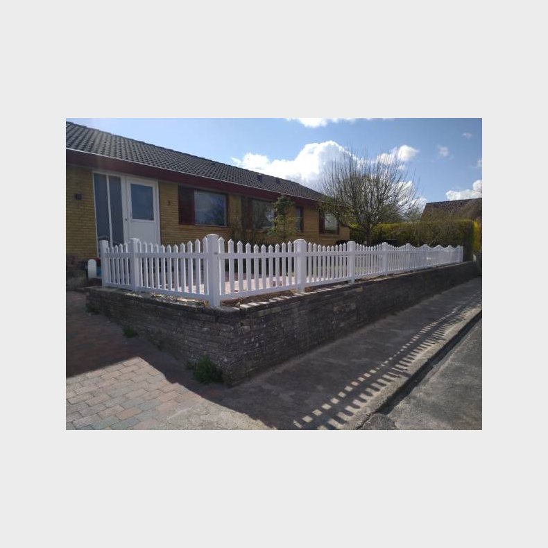 PVC Skagen hegn bue nedad og brede stave i 180x100cm