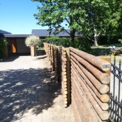 Raftehegn med bark 47 cm inkl. trstolper og tilbehr - Guldklasse