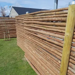 Raftehegn med bark 47 cm inkl. trstolper og tilbehr - Guldklasse