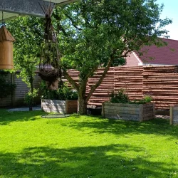 Raftehegn med bark 59 cm inkl. trstolper og tilbehr - Platinklasse