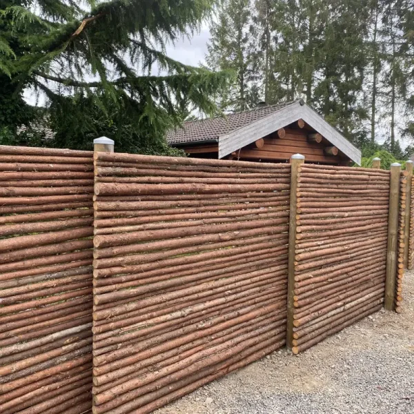 Raftehegn med bark 47 cm inkl. trstolper og tilbehr - Guldklasse