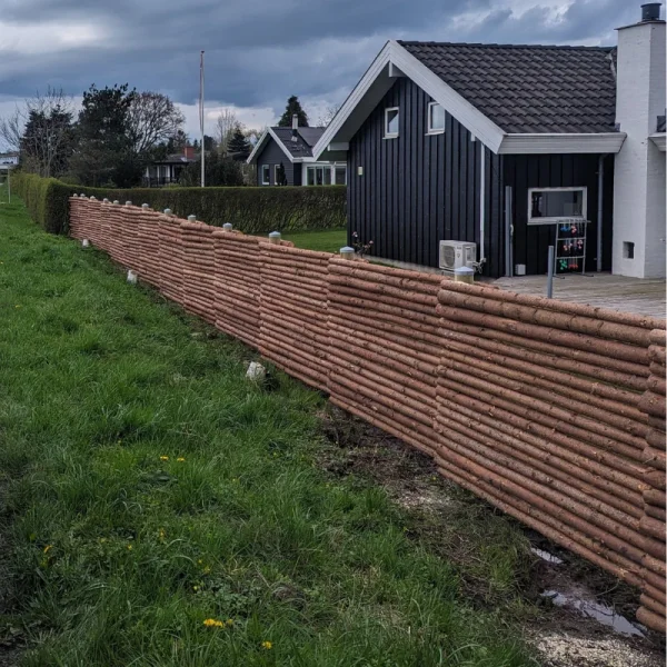 Raftehegn med bark 59 cm inkl. trstolper og tilbehr - Platinklasse