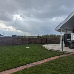 Raftehegn med bark 59 cm inkl. trstolper og tilbehr - Platinklasse