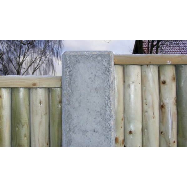 Guldklasse: Lodret raftehegn inkl. betonstolper, betonbundplade og tilbehr