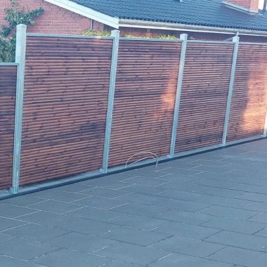 Rafteprofil systemhegn med galvaniserede stålstolper (hegnsmodel)