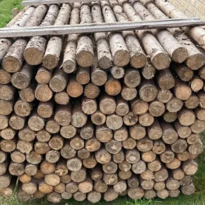 Platinklasse: �5-9cm rafter med bark i l�ngde 220cm (150 stk.)