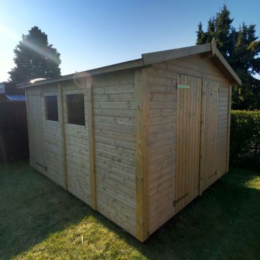 Forskellige redskabsskure