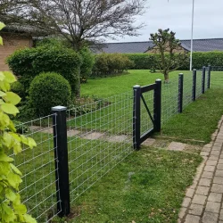 Rionethegn model Billund inkl. sortmalede trstolper og tilbehr - Slvklasse