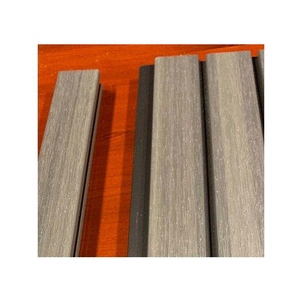 Slvklasse: Samos lodret komposithegn inkl. alustolper i antracit og tilbehr