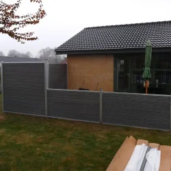 Slvklasse: Samos komposithegn med alu stolper og tilbehr