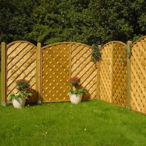 Saragossa lamelhegn med bue i l�rk 90x180/161 (BxH)