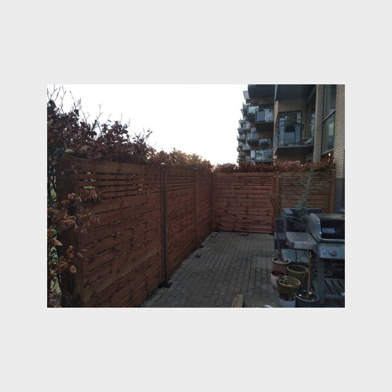 Sina hegn i brun 180x180cm (BxH)