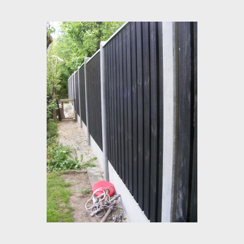 Lodret brddehegn i sortmalet trykimprgneret gran 189x120cm (150cm over jord)