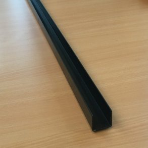 Pulverlakeret mrk antracit galvaniseret U-skinne til Nice/Stockholm komposithegn i 140cm lngde