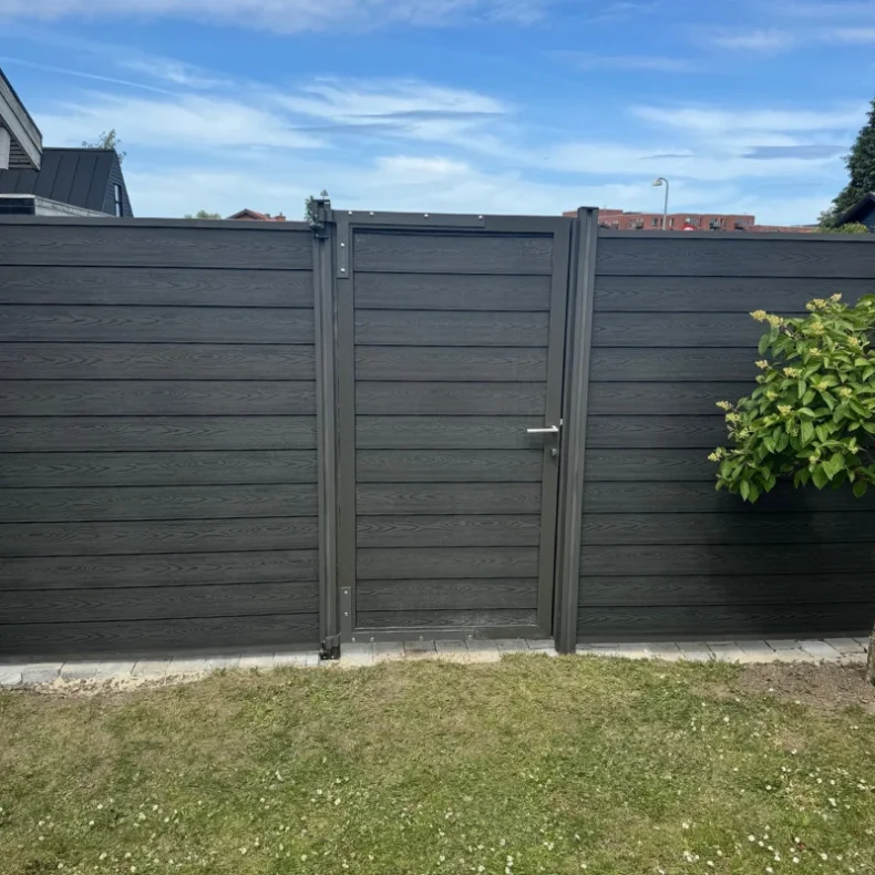 Stockholm komposithegn med alu stolper i antracit - S�lvklasse