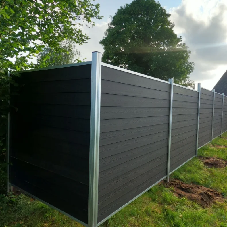 Stockholm komposithegn med alu stolper  - Slvklasse