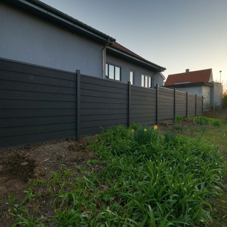 Stockholm komposithegn med alu stolper i antracit - S�lvklasse