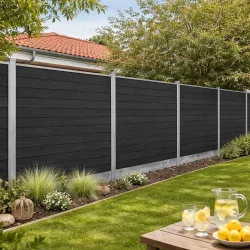 S�lvklasse: Stockholm komposithegn med st�lbundplade, galvaniserede st�lstolper og tilbeh�r