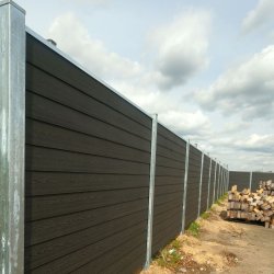 Stockholm dobbeltklink komposithegn med galvaniserede stlstolper - Slvklasse