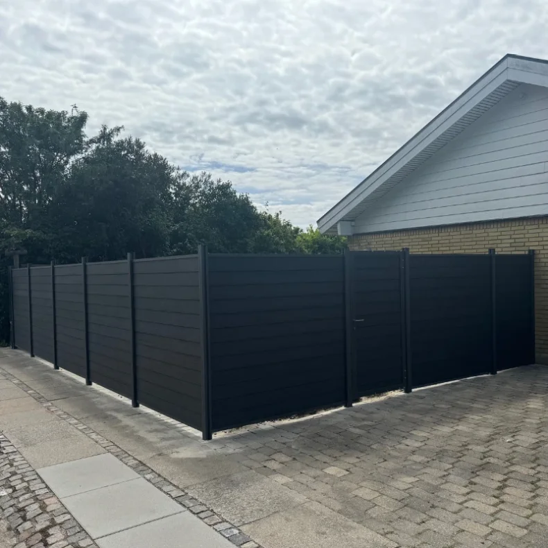 Stockholm komposithegn med alu stolper i antracit - S�lvklasse