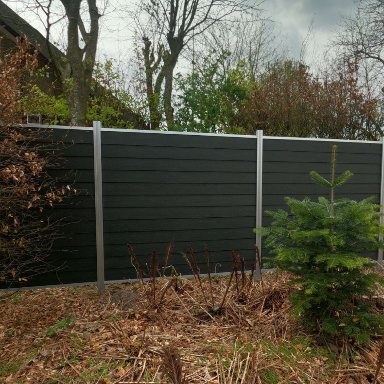 Stockholm komposithegn med alu stolper  - Slvklasse