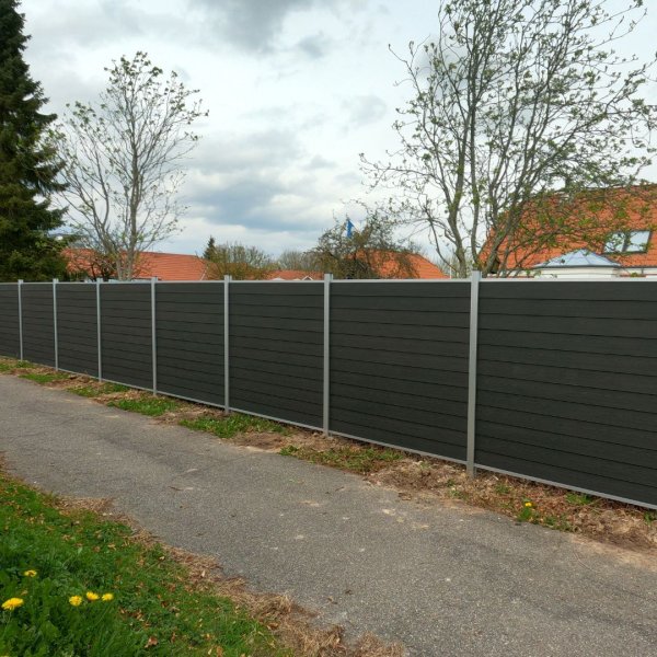 Stockholm komposithegn med aluminiumsstolper - Slvklasse