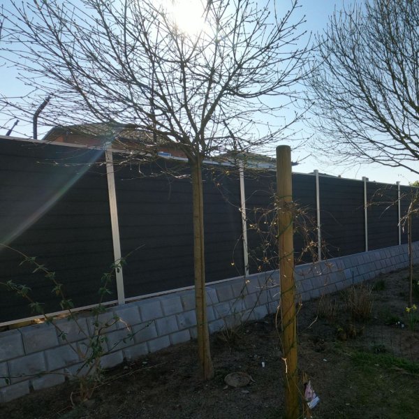 Stockholm komposithegn med aluminiumsstolper - Slvklasse