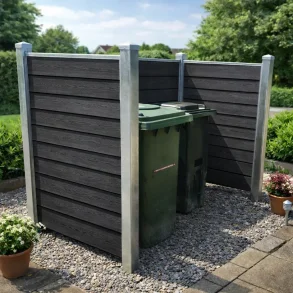 Stockholm skraldespandsskjuler i komposit med galvaniserede st�lstolper