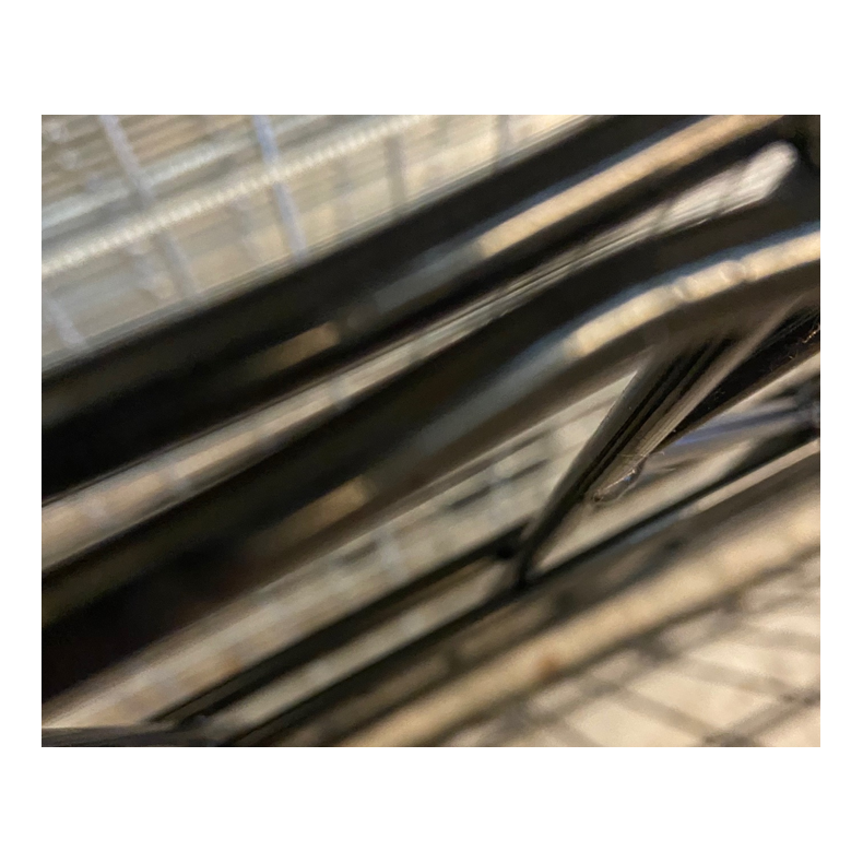 B�jet/skadet Panelhegn 200x95cm med �&loz;� dekoration i sort - model Tisvilde Outlet