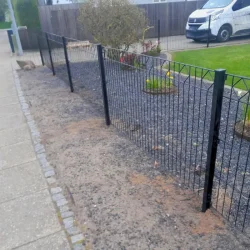 Tisvilde panelhegn 200x95 cm  sort dekorhegn med elegant design