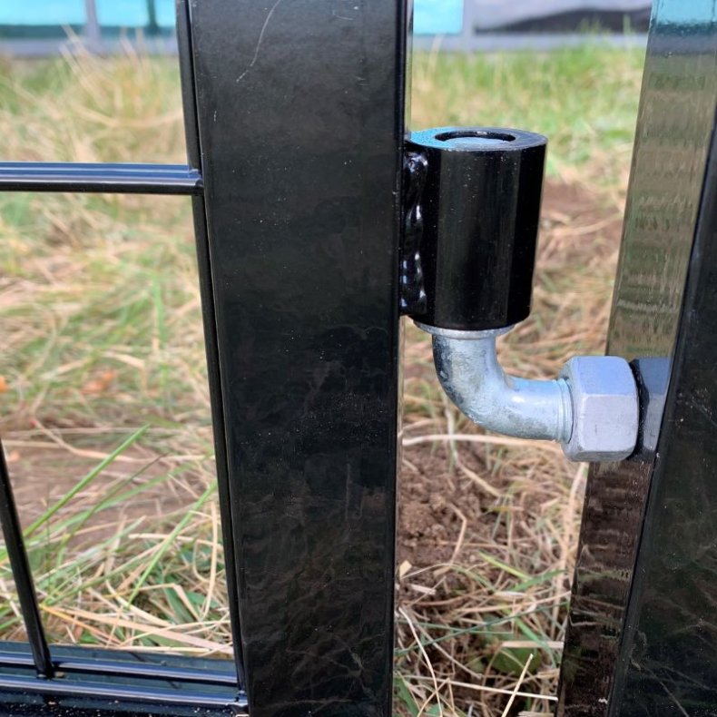 Lge til panelhegn i sort med &loz; dekoration 100x95cm - model Tisvilde