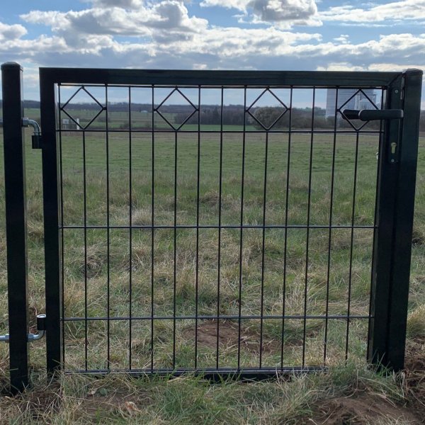 Tisvilde lge 100x95 cm  elegant sort lge med &loz;-dekoration