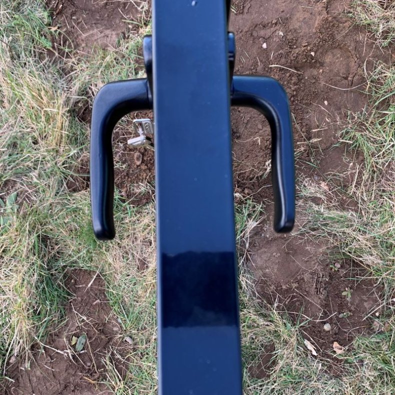 Lge til panelhegn i sort med &loz; dekoration 100x95cm - model Tisvilde