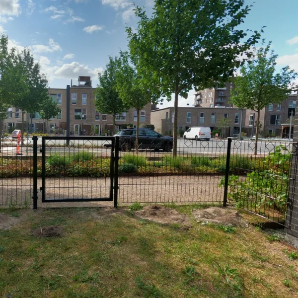 Tisvilde panelhegn 200x95 cm  sort dekorhegn med elegant design