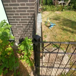 Panelhegn Tisvilde med &loz;-dekoration inkl. metalstolper og tilbehr - Slvklasse